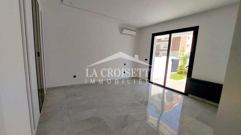 Appartement S+3 avec jardin et piscine à Ain Zaghouan